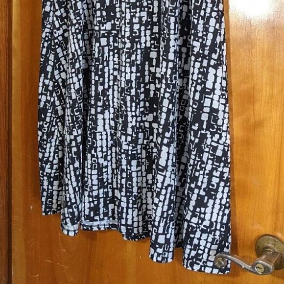 ROBERT LEWIS BLACK & WHITE GEOMETRIC PRINT MAXI SKIRT - 2X - Picture 2 of 6